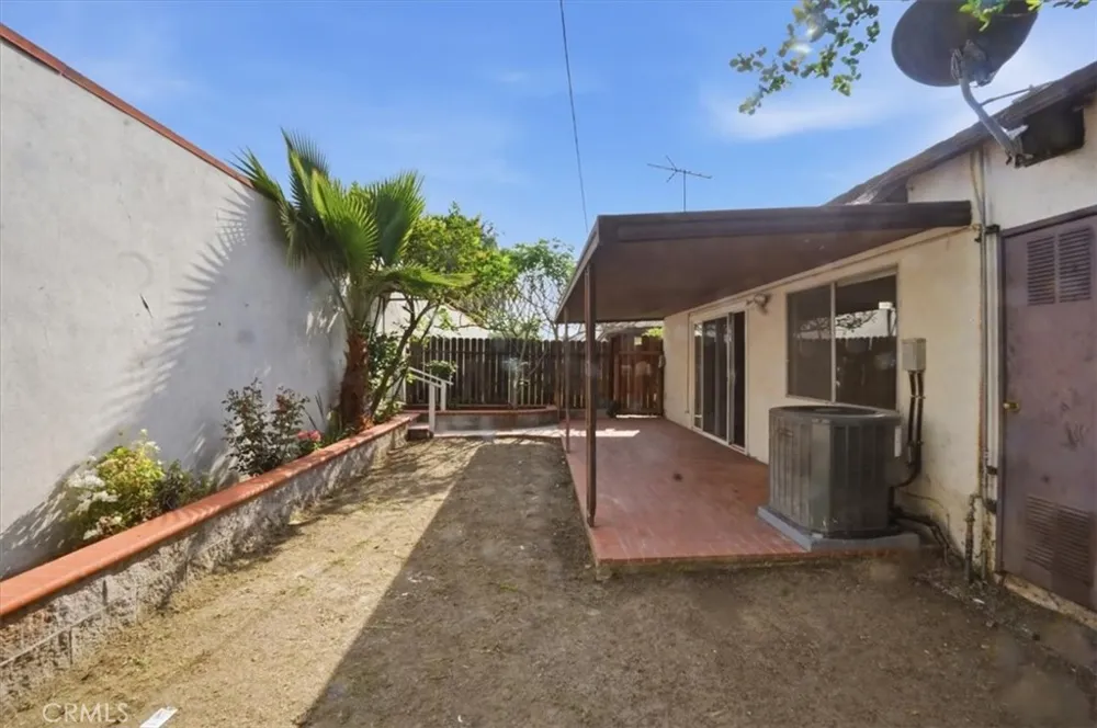 2011 W Katella Anaheim, CA 92804