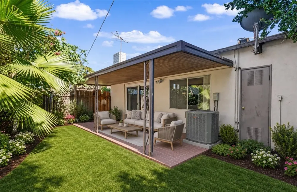 2011 W Katella Anaheim, CA 92804