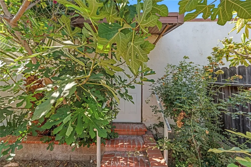 2011 W Katella Anaheim, CA 92804