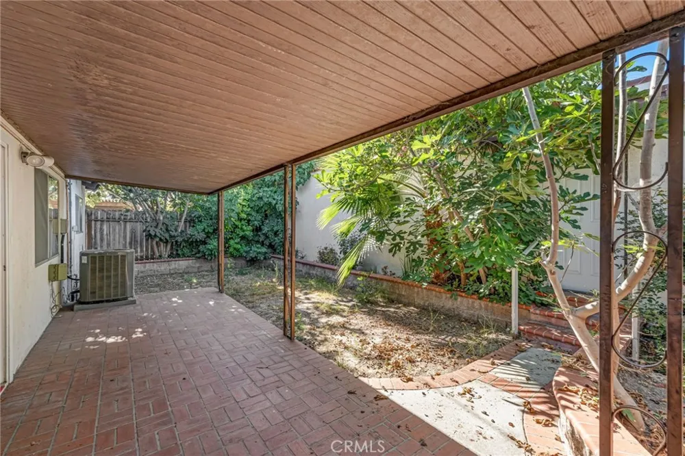2011 W Katella Anaheim, CA 92804