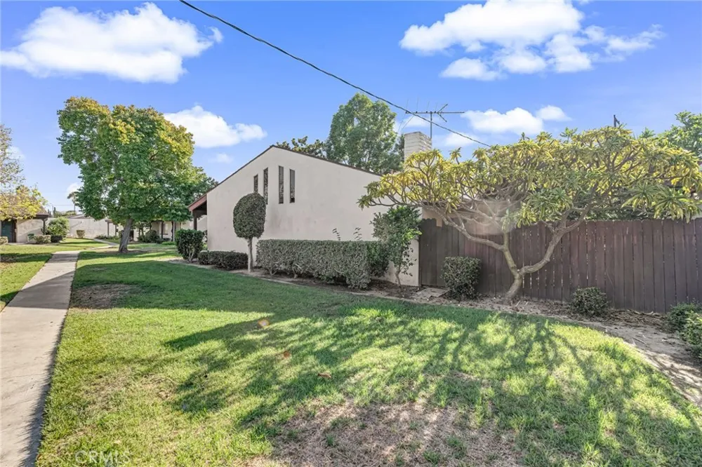 2011 W Katella Anaheim, CA 92804