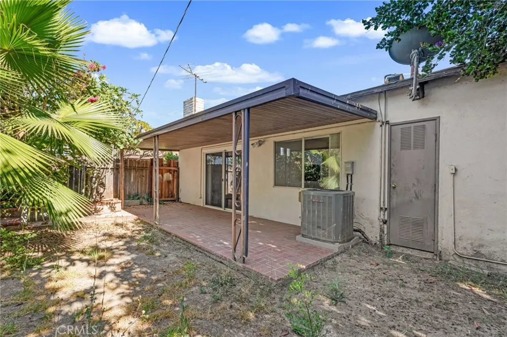 2011 W Katella Anaheim, CA 92804