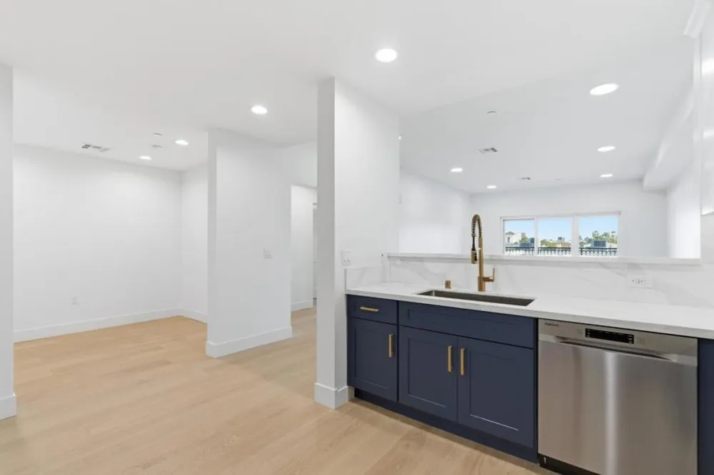 560 El Camino Real #207 San Carlos, CA 94070