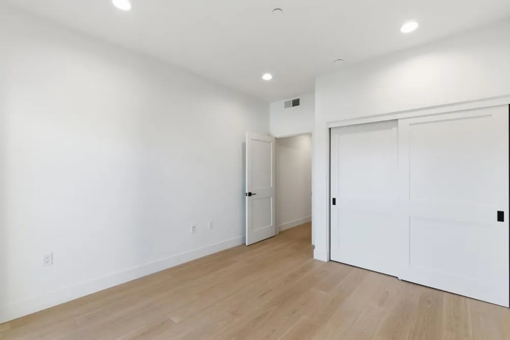 560 El Camino Real #207 San Carlos, CA 94070