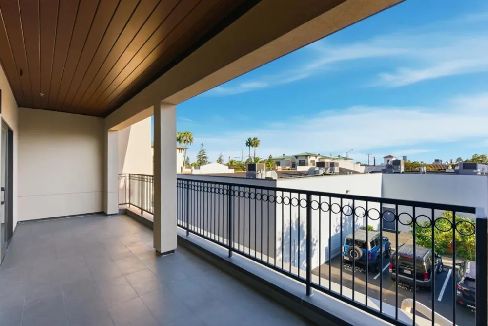 560 El Camino Real #207 San Carlos, CA 94070