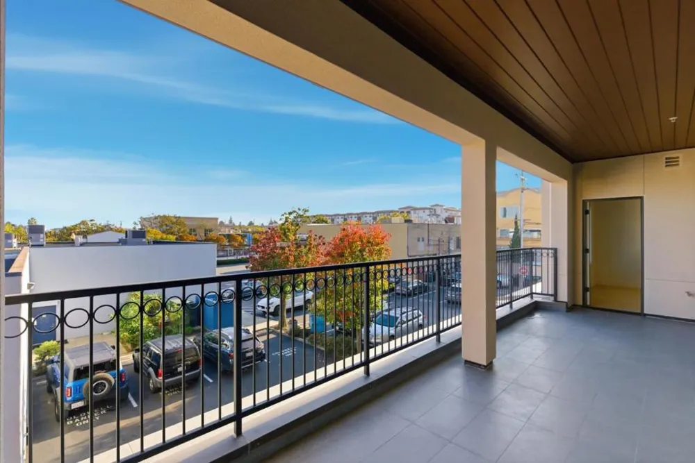 560 El Camino Real #207 San Carlos, CA 94070