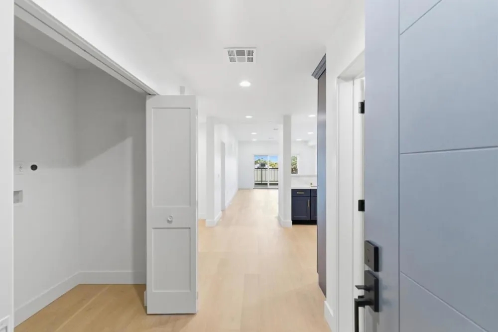 560 El Camino Real #207 San Carlos, CA 94070