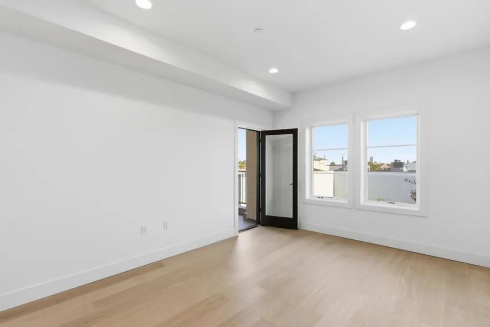 560 El Camino Real #207 San Carlos, CA 94070