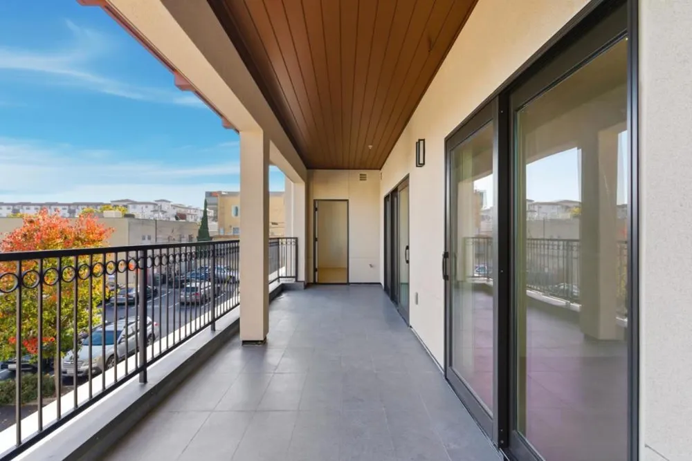 560 El Camino Real #207 San Carlos, CA 94070