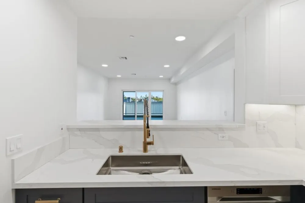 560 El Camino Real #207 San Carlos, CA 94070