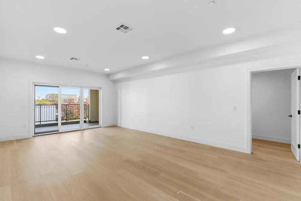 560 El Camino Real #207 San Carlos, CA 94070