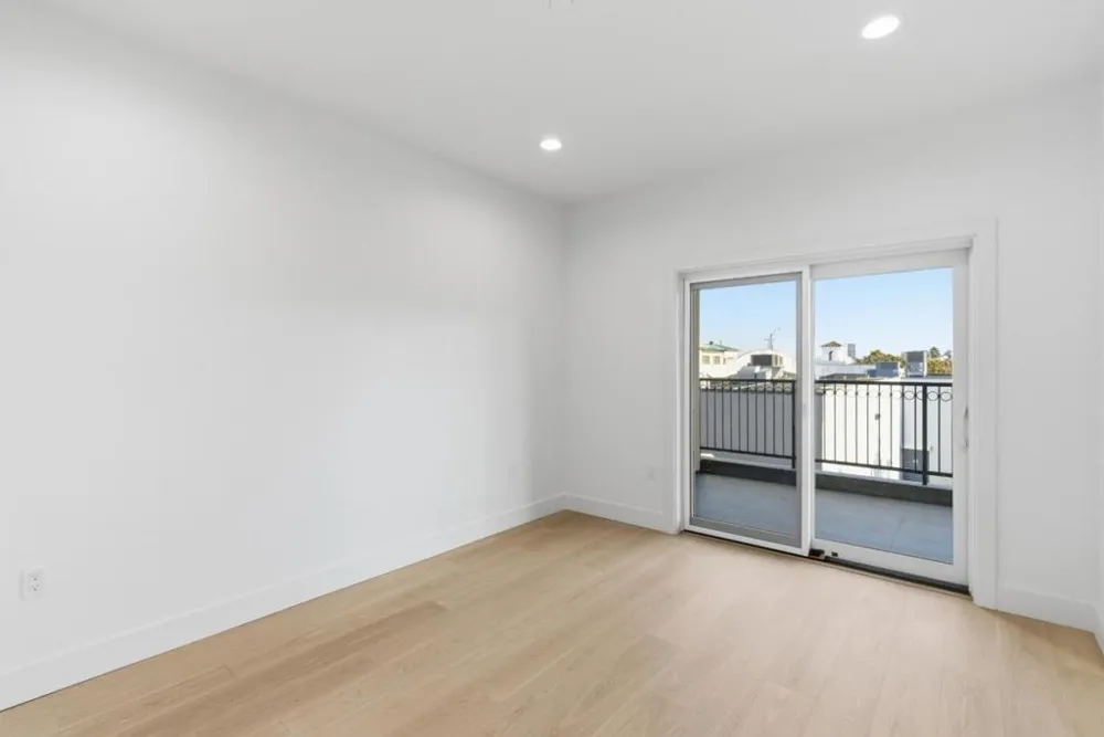 560 El Camino Real #207 San Carlos, CA 94070