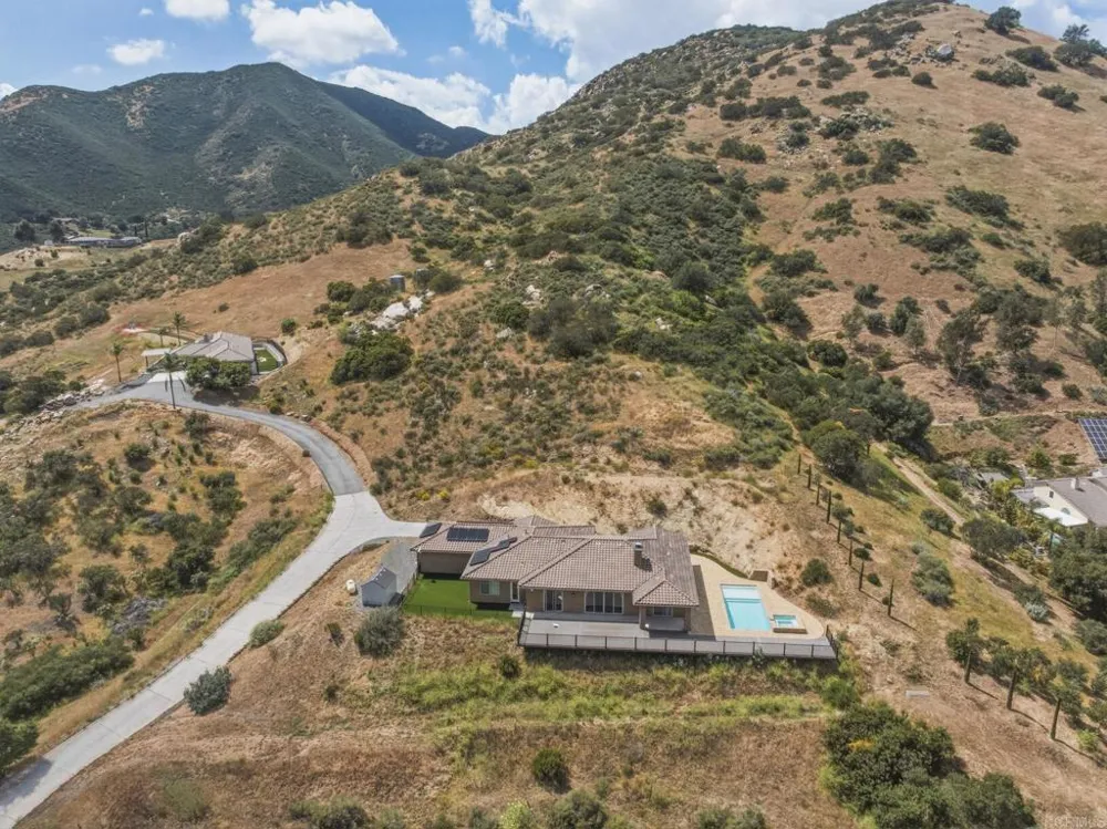 1910 Harbison Canyon Rd El Cajon, CA 92019