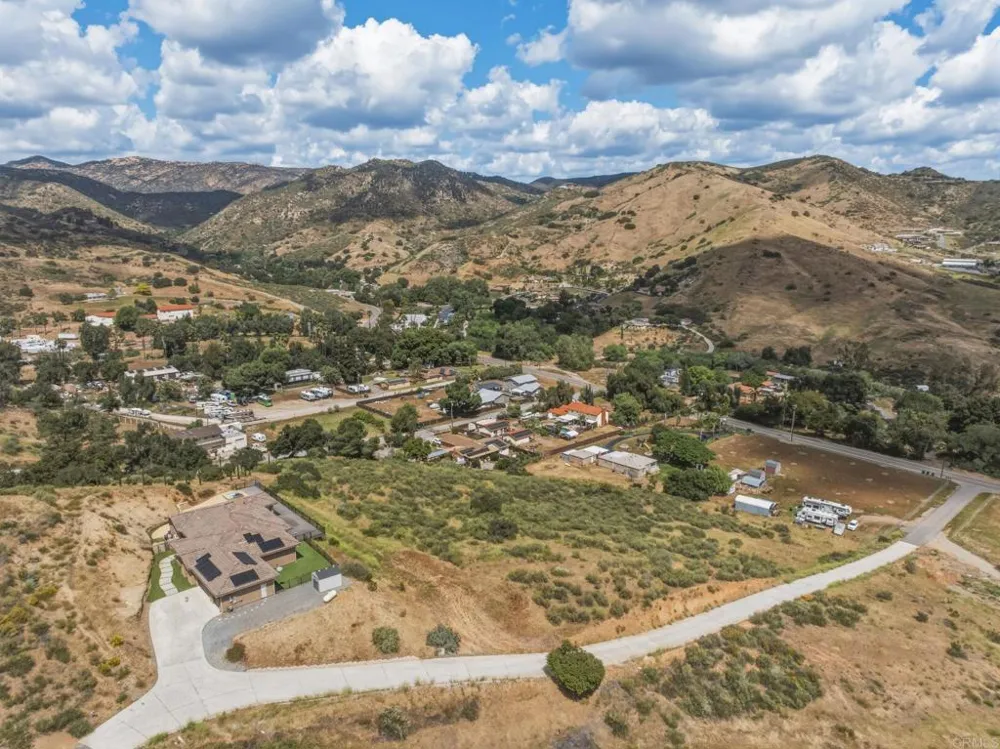 1910 Harbison Canyon Rd El Cajon, CA 92019