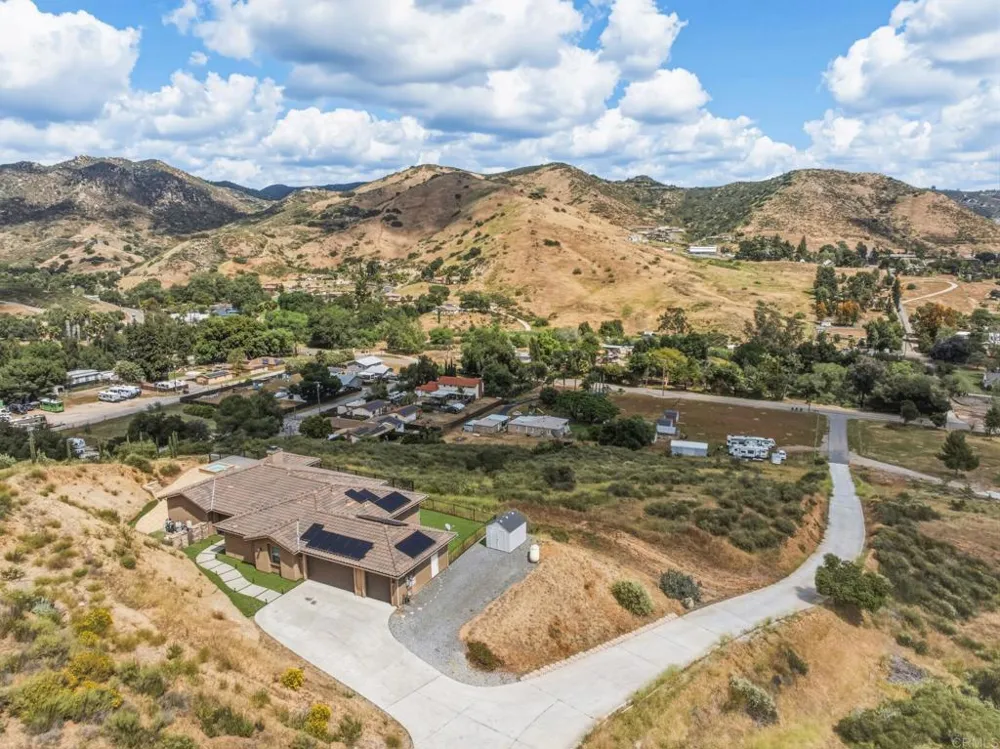 1910 Harbison Canyon Rd El Cajon, CA 92019