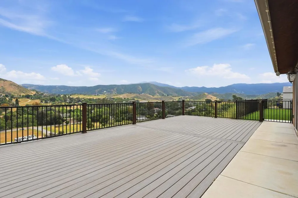 1910 Harbison Canyon Rd El Cajon, CA 92019