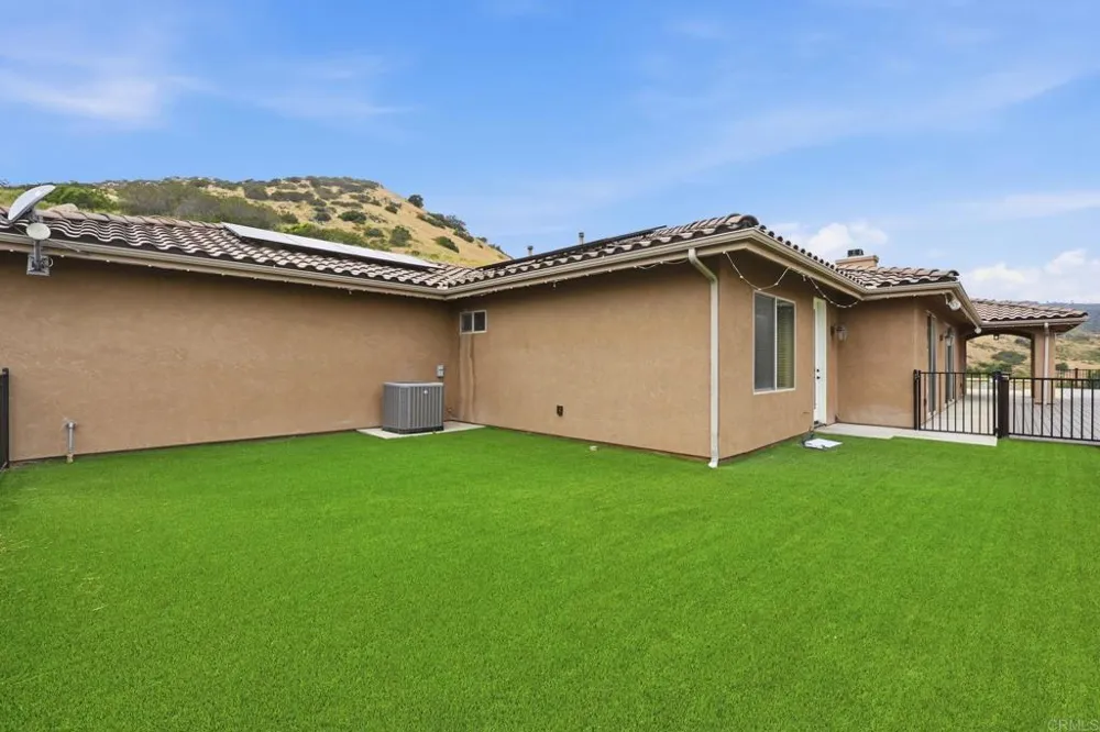 1910 Harbison Canyon Rd El Cajon, CA 92019