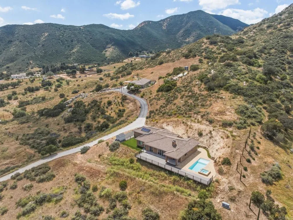 1910 Harbison Canyon Rd El Cajon, CA 92019
