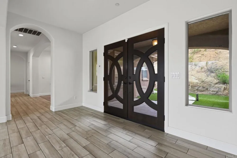 1910 Harbison Canyon Rd El Cajon, CA 92019