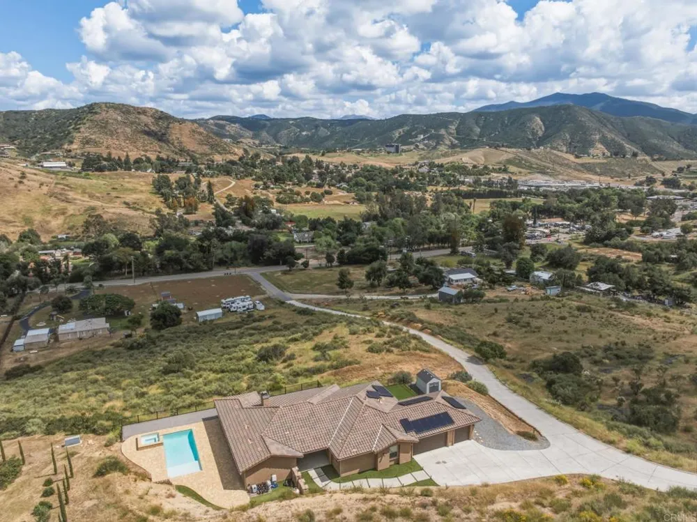 1910 Harbison Canyon Rd El Cajon, CA 92019