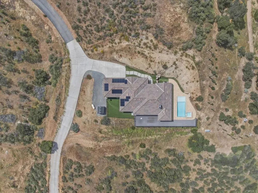 1910 Harbison Canyon Rd El Cajon, CA 92019
