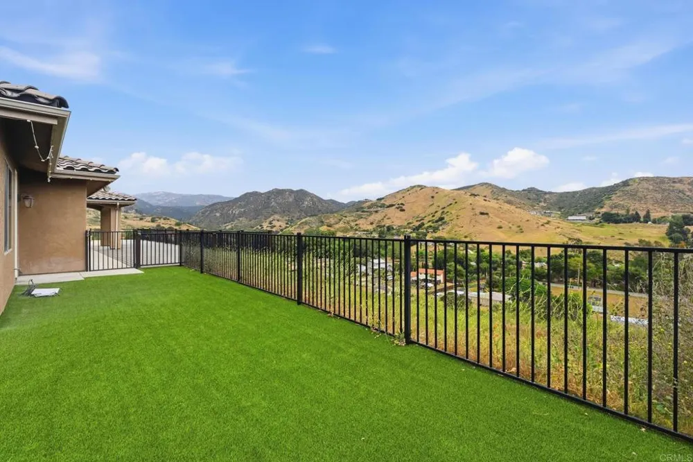 1910 Harbison Canyon Rd El Cajon, CA 92019
