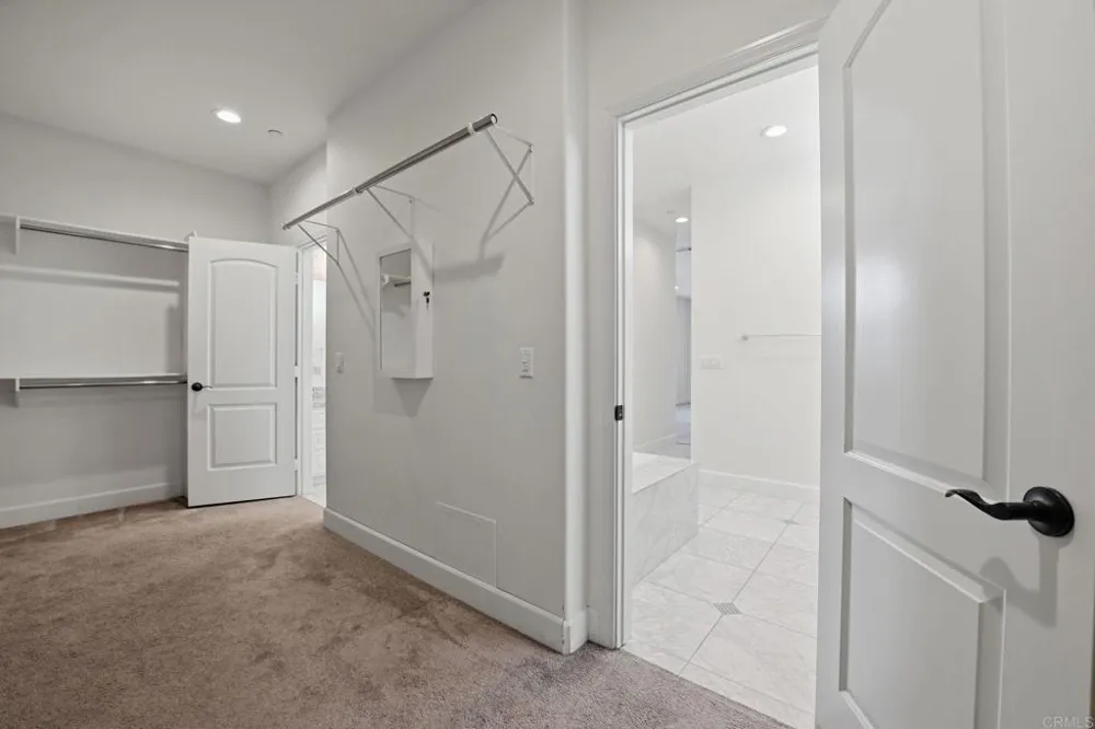 1910 Harbison Canyon Rd El Cajon, CA 92019