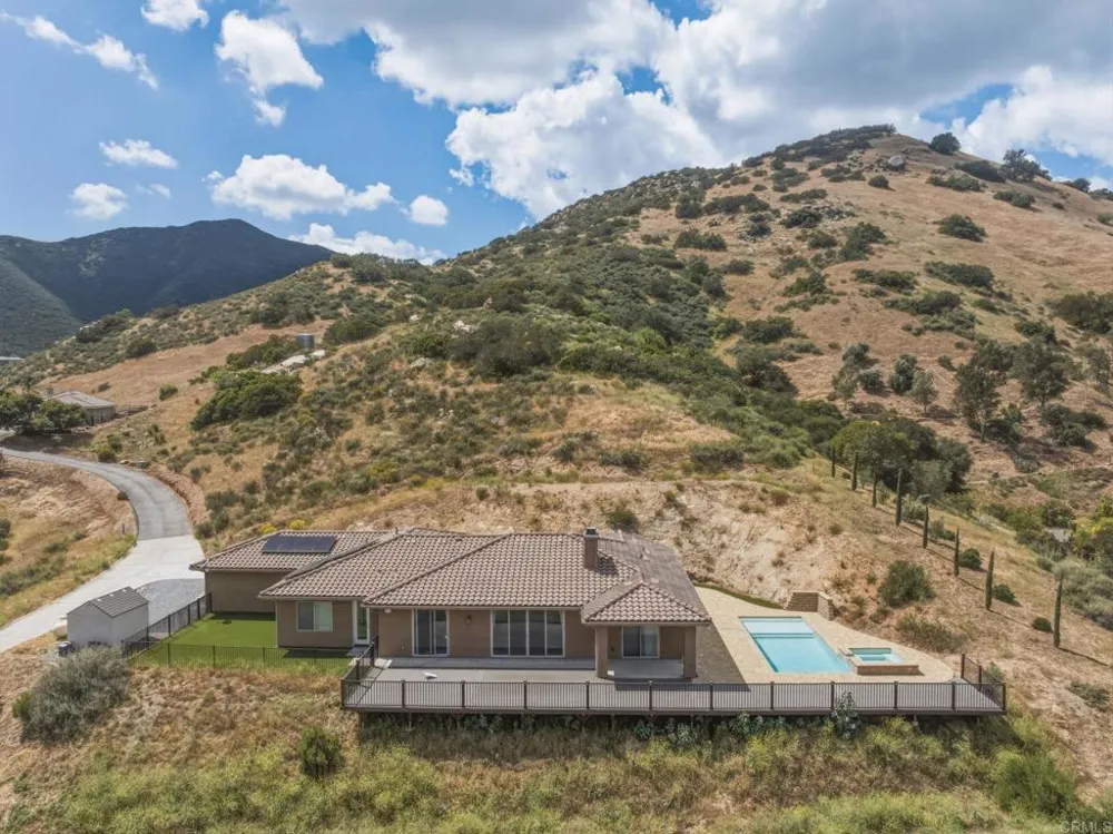 1910 Harbison Canyon Rd El Cajon, CA 92019