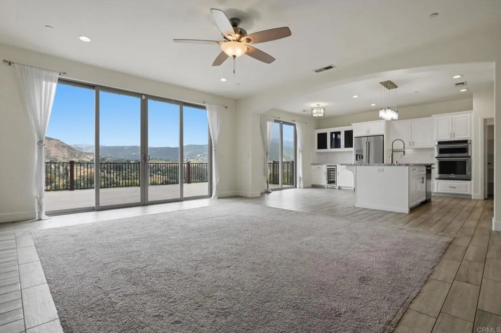 1910 Harbison Canyon Rd El Cajon, CA 92019