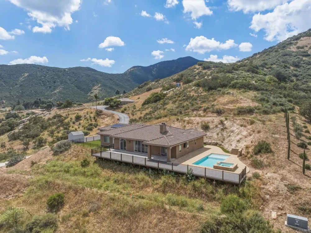 1910 Harbison Canyon Rd El Cajon, CA 92019