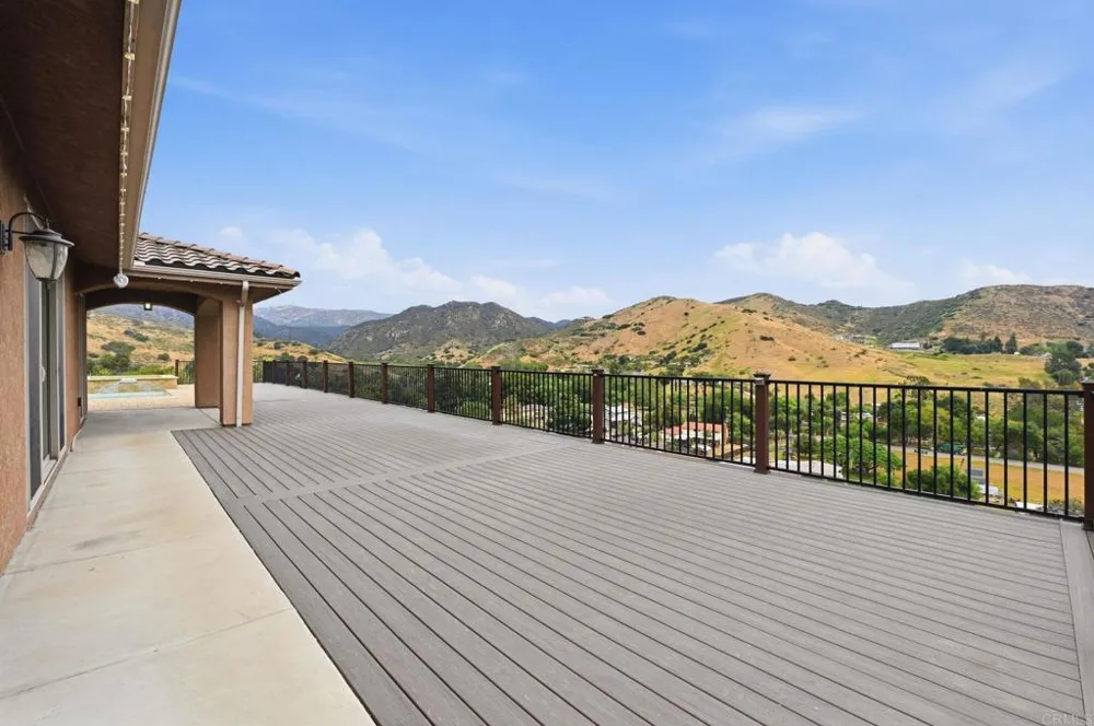 1910 Harbison Canyon Rd El Cajon, CA 92019