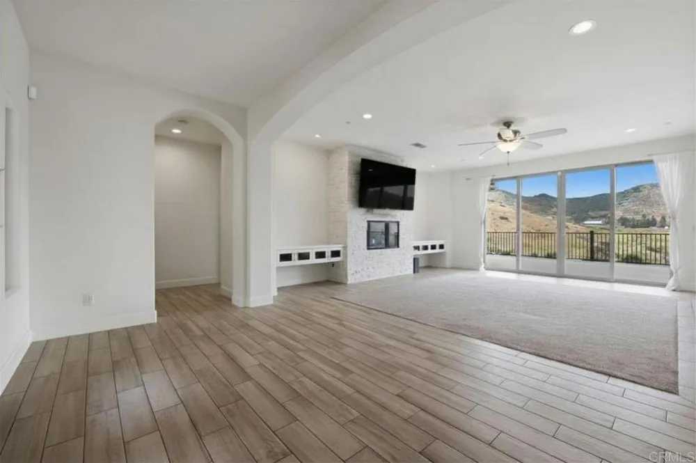 1910 Harbison Canyon Rd El Cajon, CA 92019