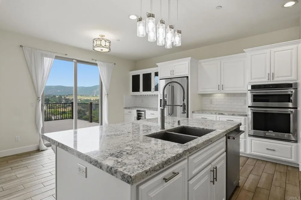 1910 Harbison Canyon Rd El Cajon, CA 92019