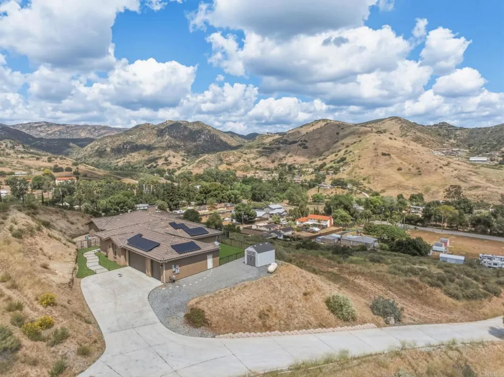 1910 Harbison Canyon Rd El Cajon, CA 92019