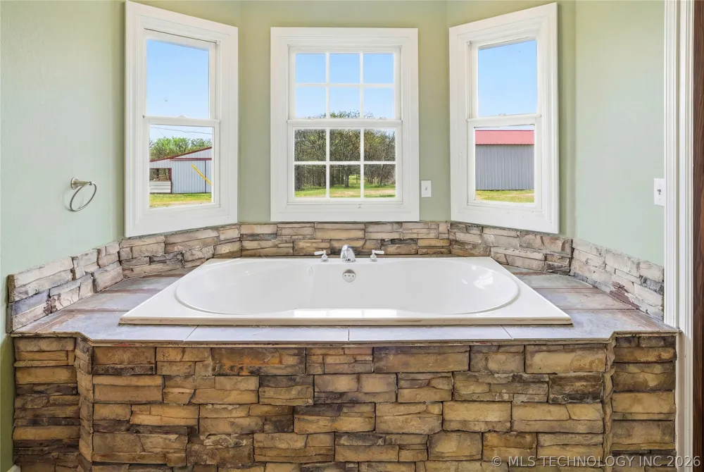 8770 W Gassaway Hulbert, OK 74441