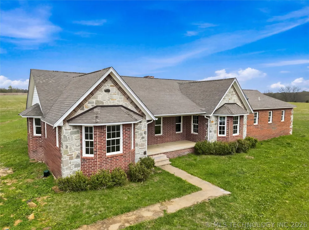 8770 W Gassaway Hulbert, OK 74441