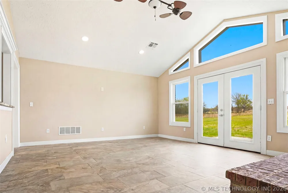 8770 W Gassaway Hulbert, OK 74441
