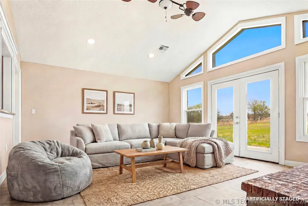 8770 W Gassaway Hulbert, OK 74441