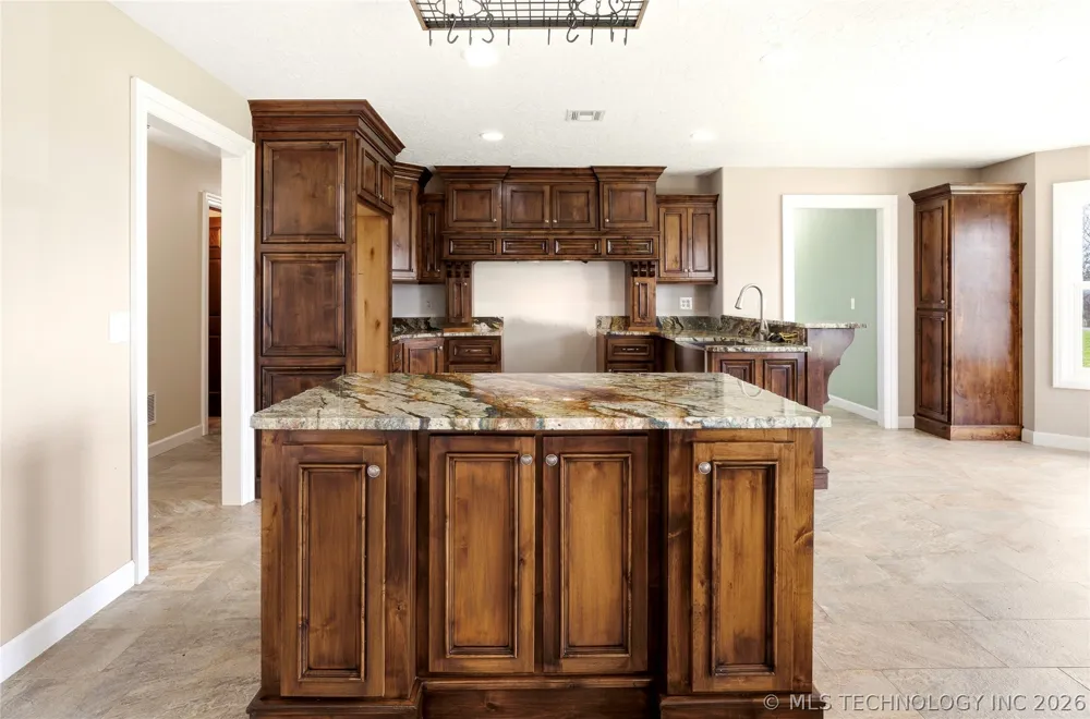 8770 W Gassaway Hulbert, OK 74441