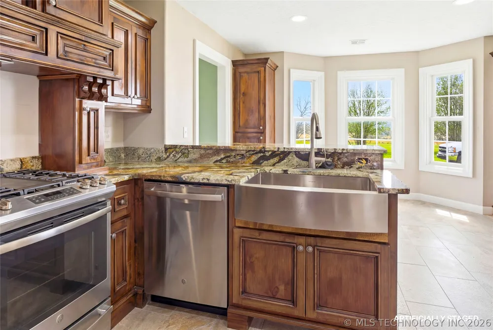 8770 W Gassaway Hulbert, OK 74441