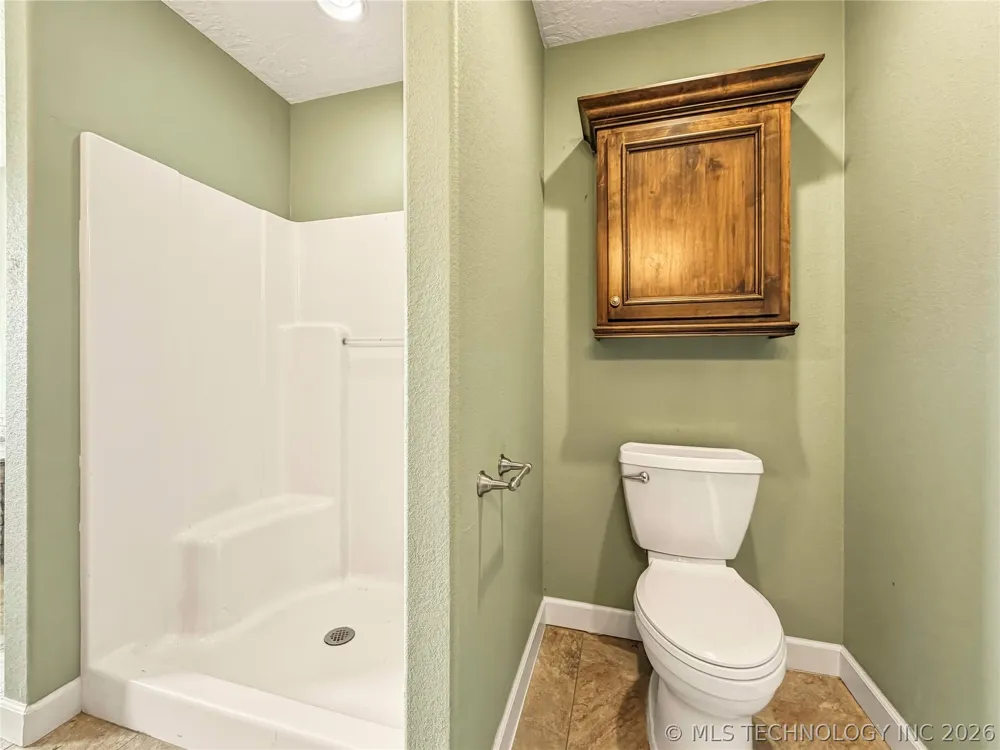 8770 W Gassaway Hulbert, OK 74441