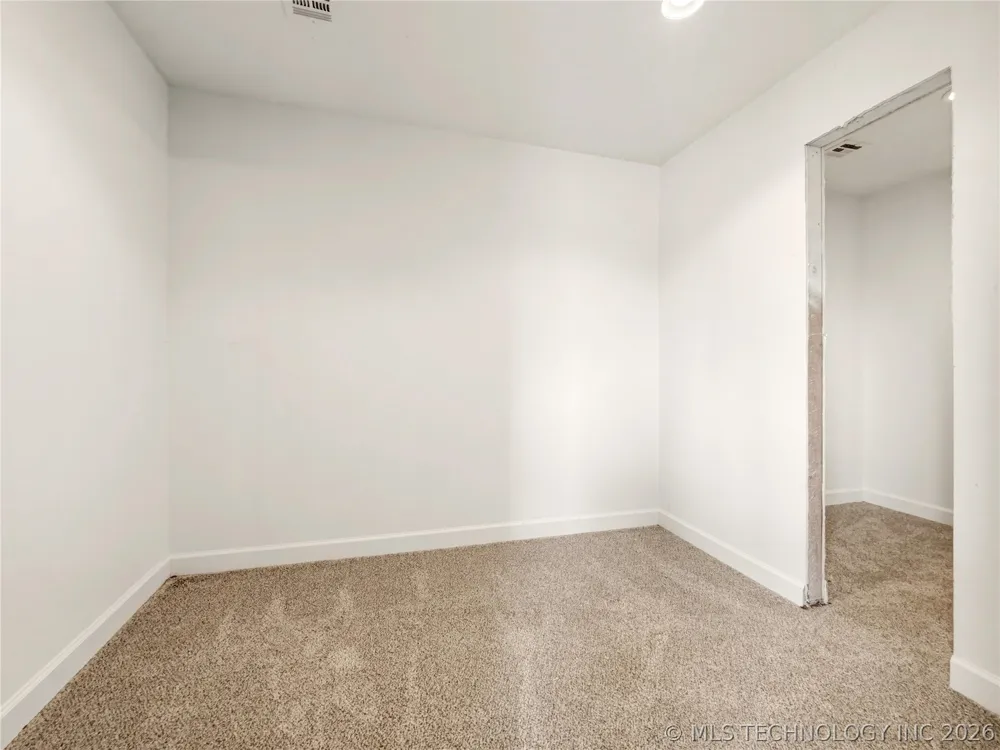 8770 W Gassaway Hulbert, OK 74441