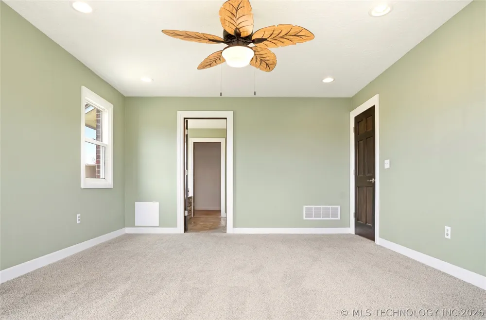 8770 W Gassaway Hulbert, OK 74441
