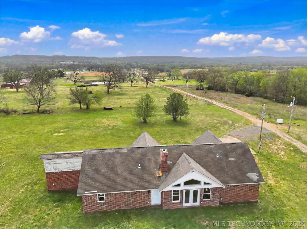 8770 W Gassaway Hulbert, OK 74441