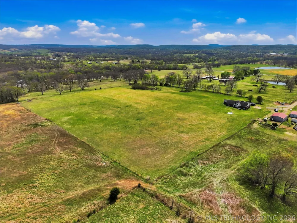 8770 W Gassaway Hulbert, OK 74441