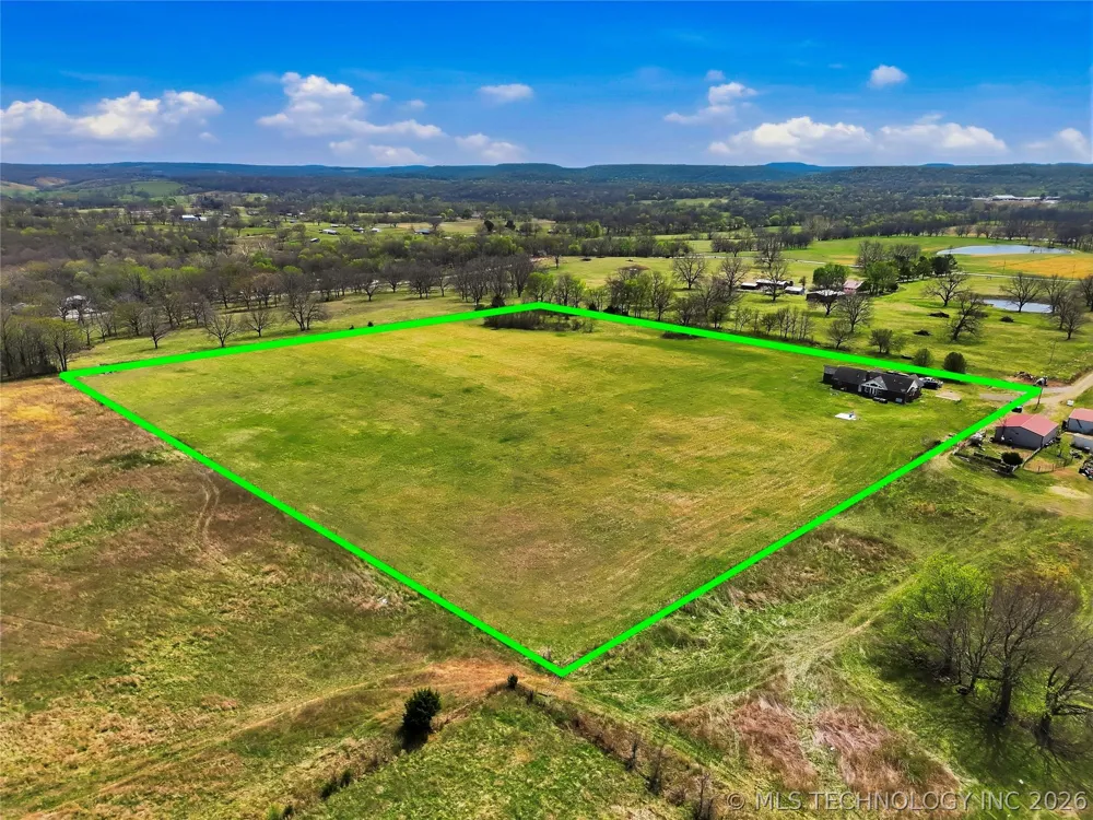 8770 W Gassaway Hulbert, OK 74441