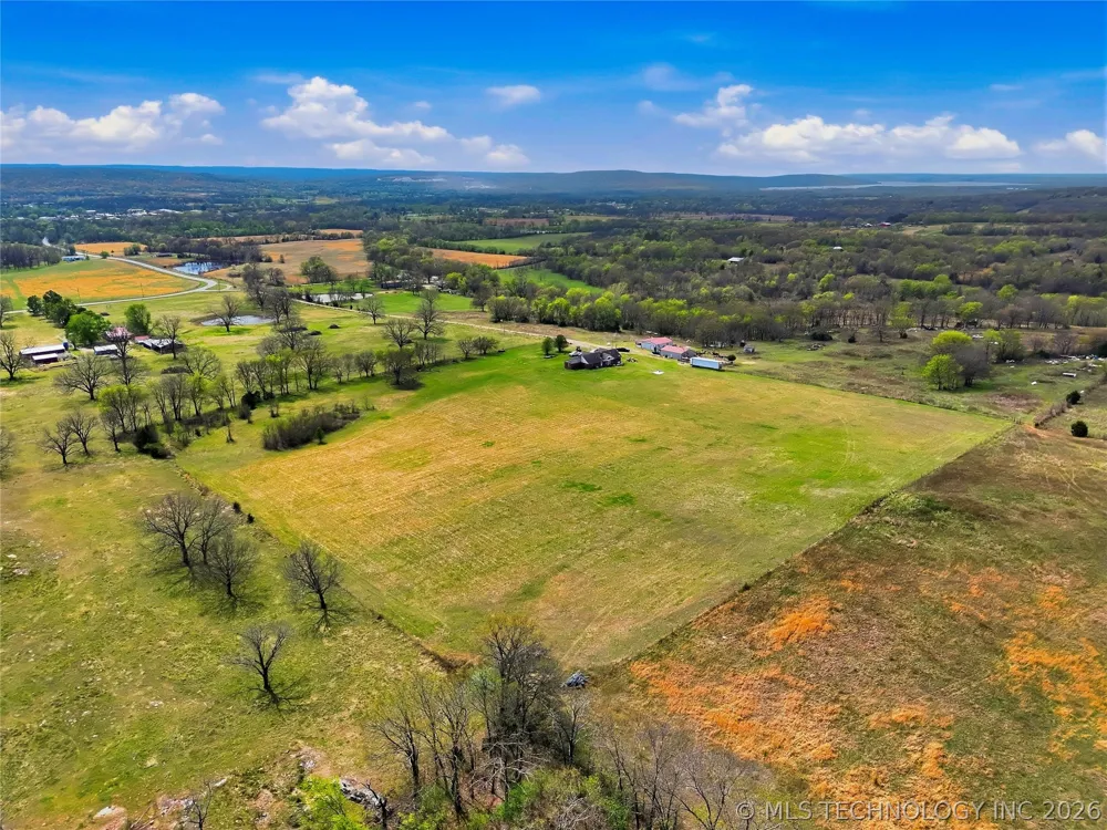 8770 W Gassaway Hulbert, OK 74441