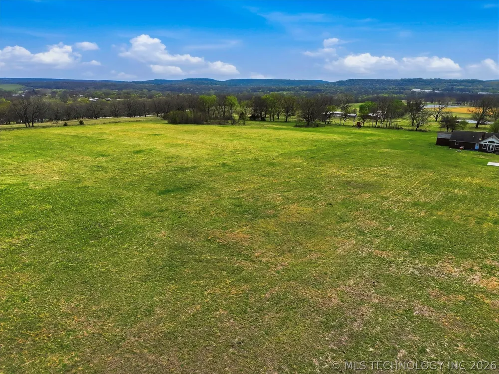 8770 W Gassaway Hulbert, OK 74441