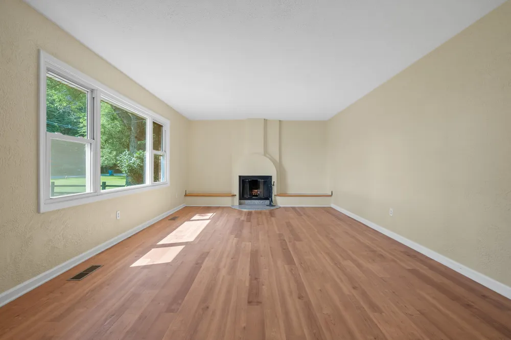 8218 37th Street Ross Township, MI 49083