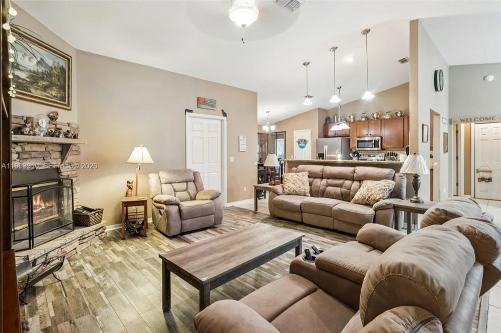 14170 SE 4th St. Williston, FL 32696